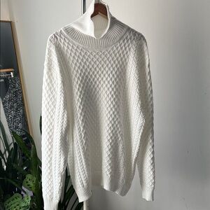 Elegant White Turtleneck Sweater for Men honeycomb